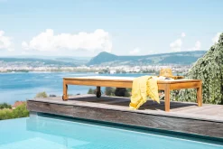 Miliboo Chaise Longue-Bain de soleil blanc et bois massif NAVEEN