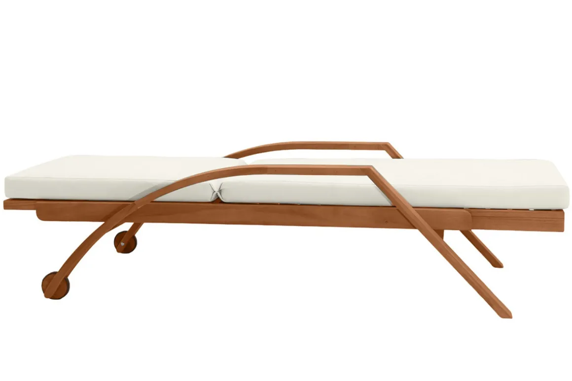 Miliboo Chaise Longue-Bain de soleil écru et bois massif MALAGA