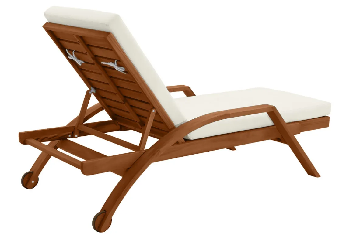 Miliboo Chaise Longue-Bain de soleil écru et bois massif MALAGA