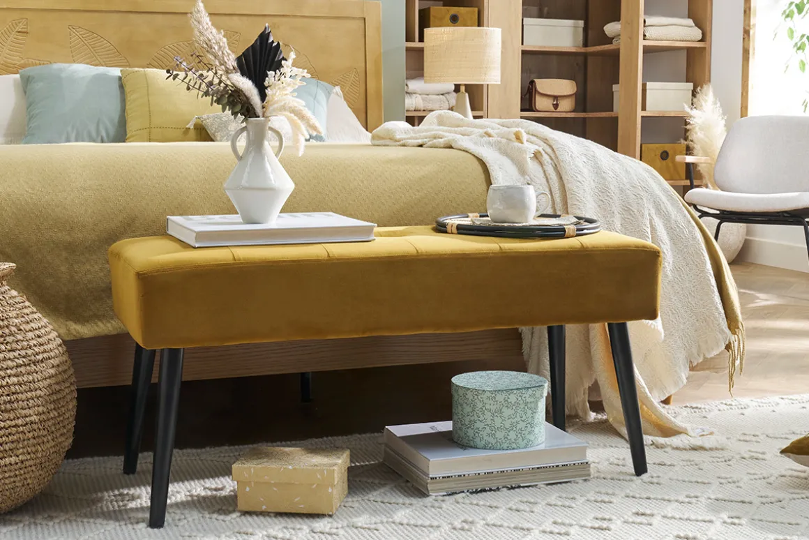 Miliboo Banc|Meuble D'entrée-Banc design capitonné en tissu velours bronze et métal noir L96 cm GUESTA