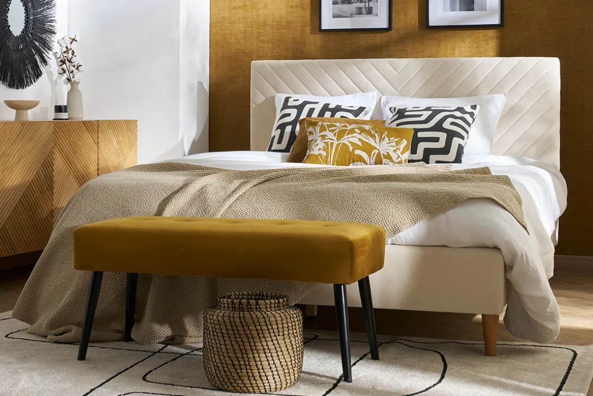 Miliboo Bout De Lit-Banc scandinave capitonné en tissu effet velours texturé beige et bois clair L96 cm GUESTA