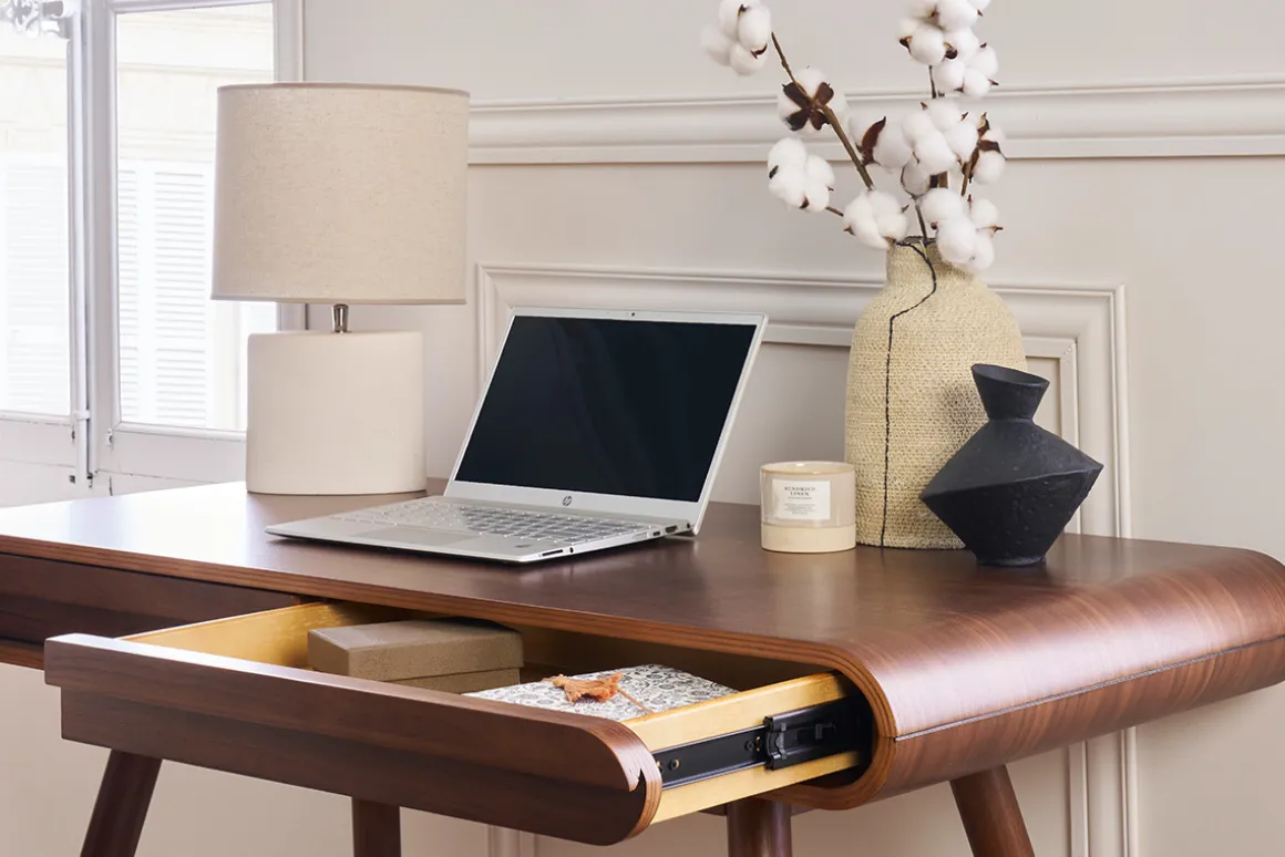 Miliboo Bureau Design-Bureau avec rangements 2 tiroirs vintage bois foncé noyer L120 cm BJORG