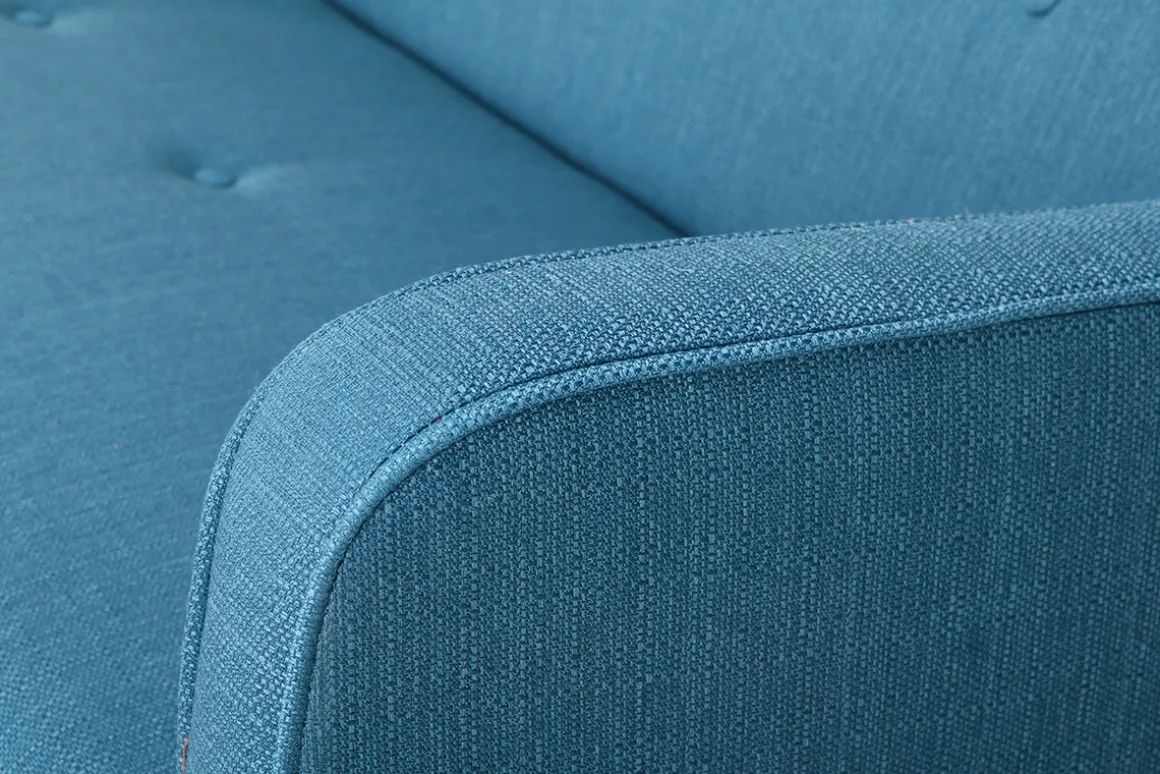 Miliboo Canapé Convertible|Canapé D'angle-Canapé convertible scandinave 3 places avec repose-pieds en tissu bleu canard et bois clair ULLA