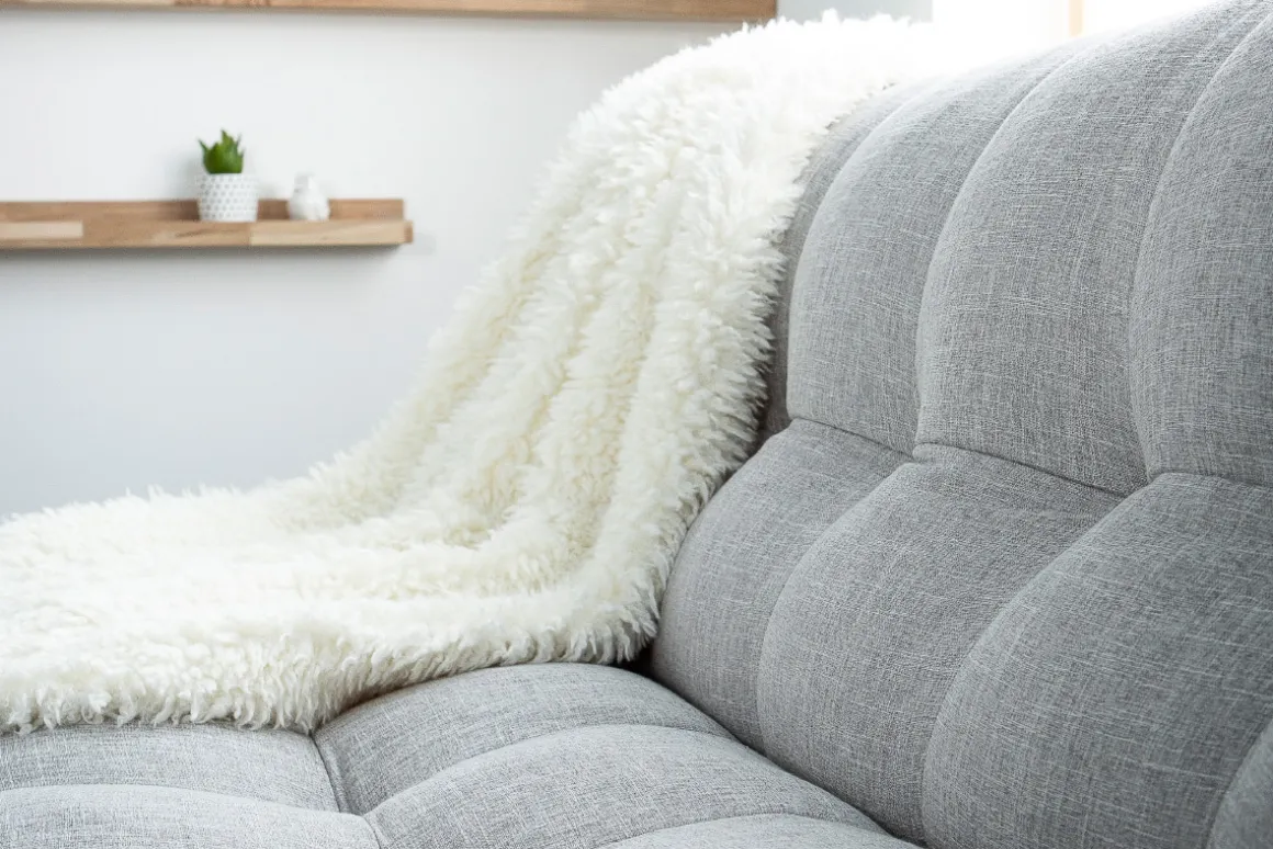 Miliboo Canapé Convertible|Voir Tous Les Canapés-Canapé convertible scandinave 3 places en tissu gris clair et bois clair YUMI