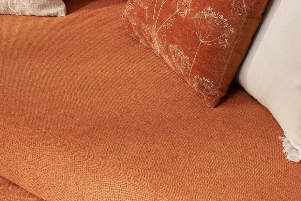 Miliboo Voir Tous Les Canapés-Canapé scandinave 3 places en tissu brique et bois clair CREEP