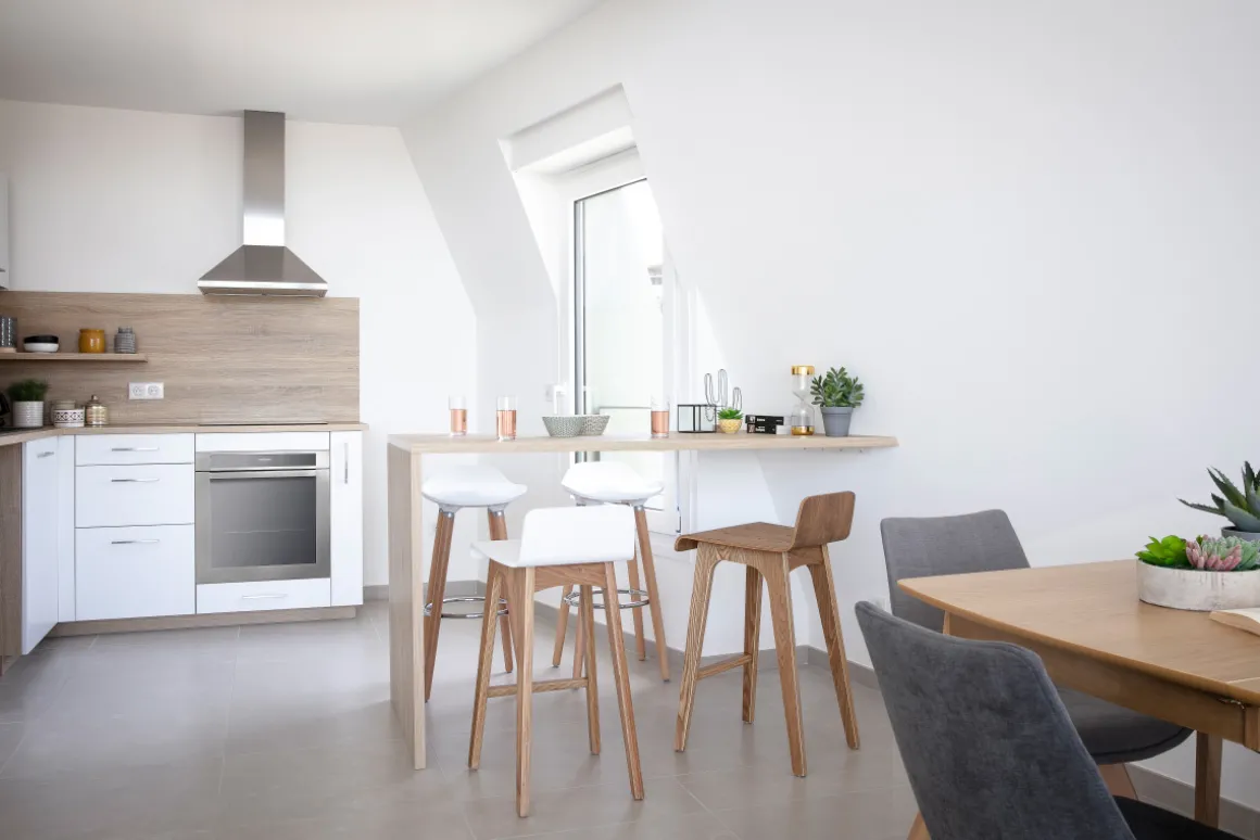 Miliboo Tabouret De Bar-Chaise de bar scandinave bois et blanc H65 cm BALTIK