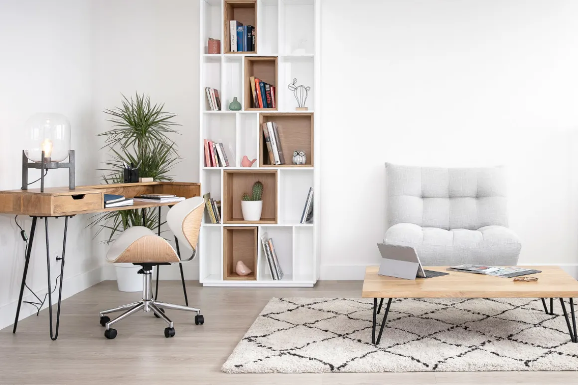 Miliboo Fauteuil De Bureau|Fauteuil De Bureau Petit Prix-Chaise de bureau à roulettes design blanc, bois clair et acier chromé WALNUT