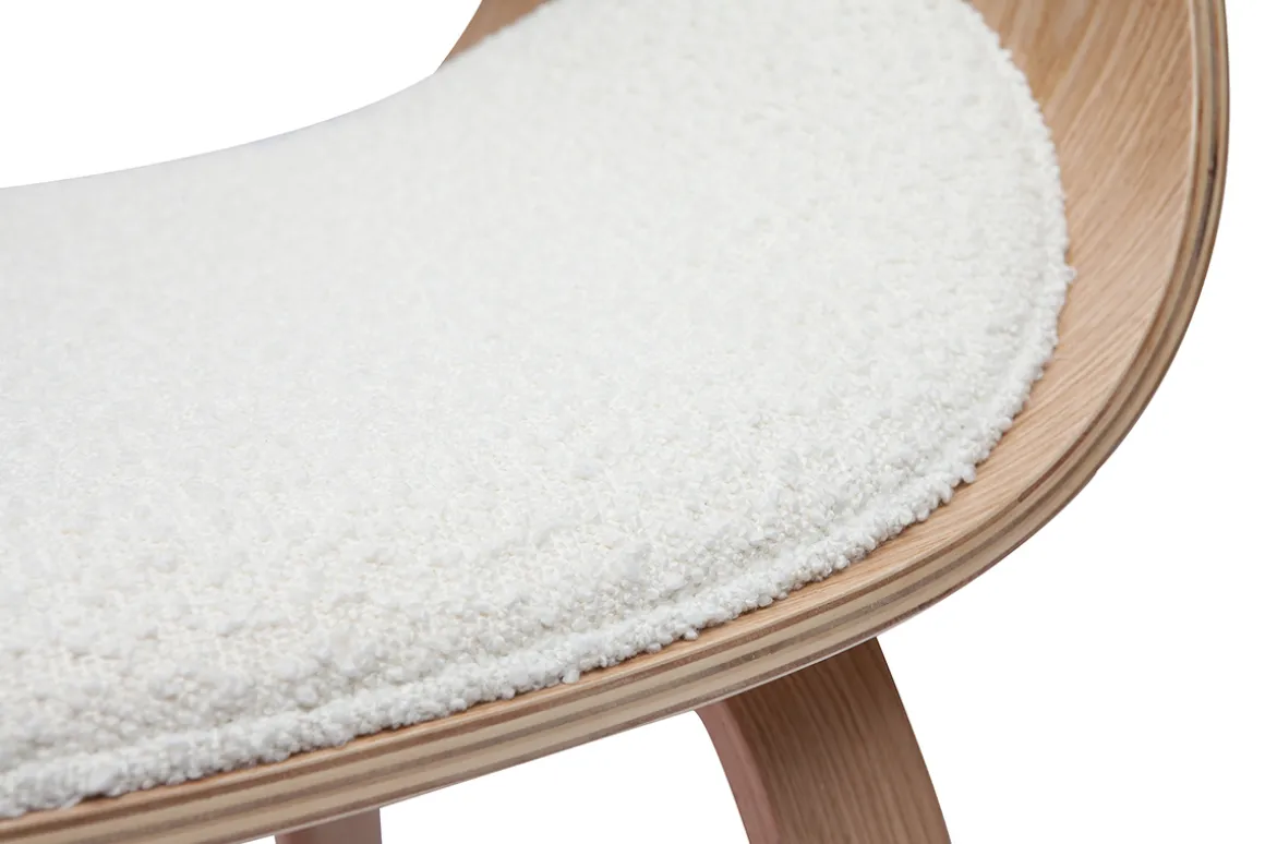 Miliboo Chaise Design-Chaise design en tissu effet laine bouclée blanc et bois clair BENT
