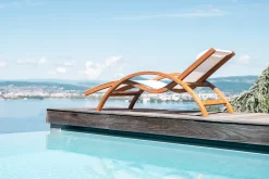 Miliboo Chaise Longue-Chaise longue bain de soleil blanc cassé et bois massif BIARRITZ
