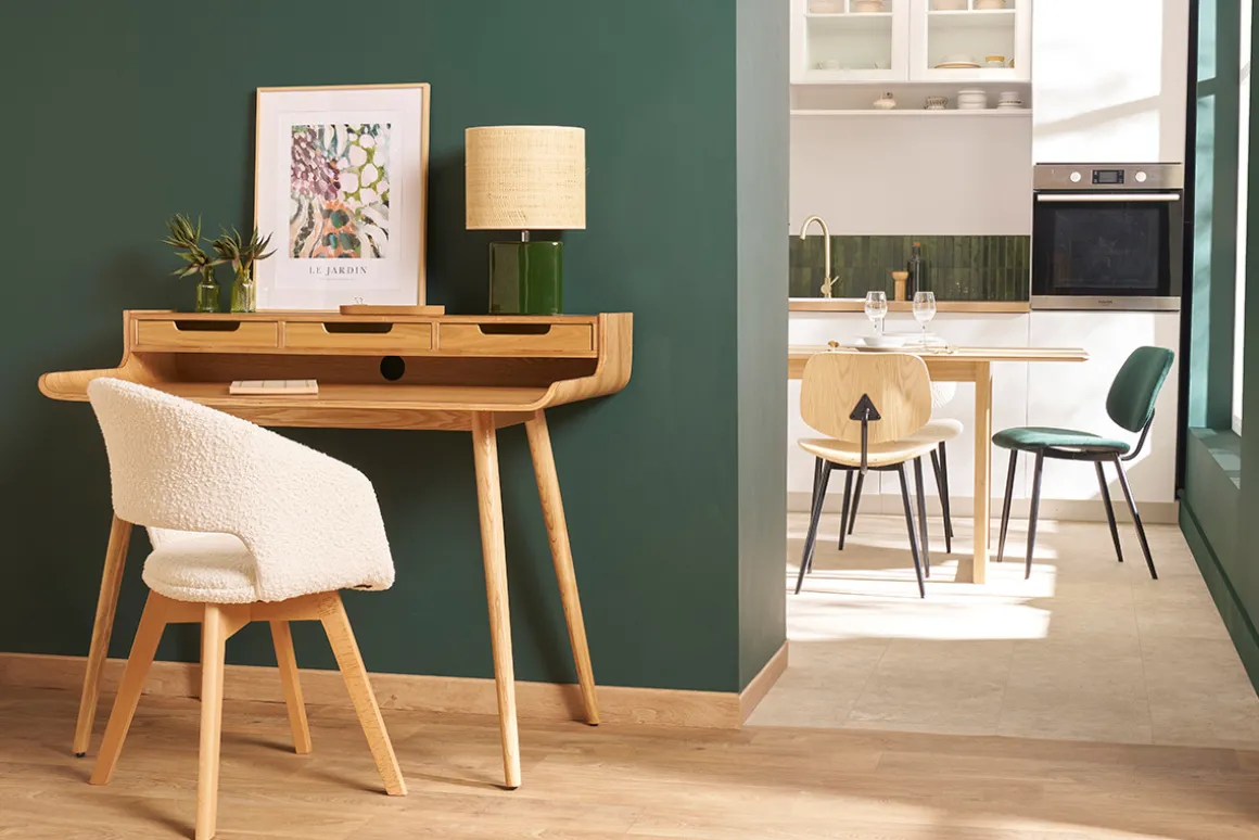 Miliboo Chaise Design-Chaise scandinave en tissu effet laine bouclée blanc et bois clair massif PRISMA