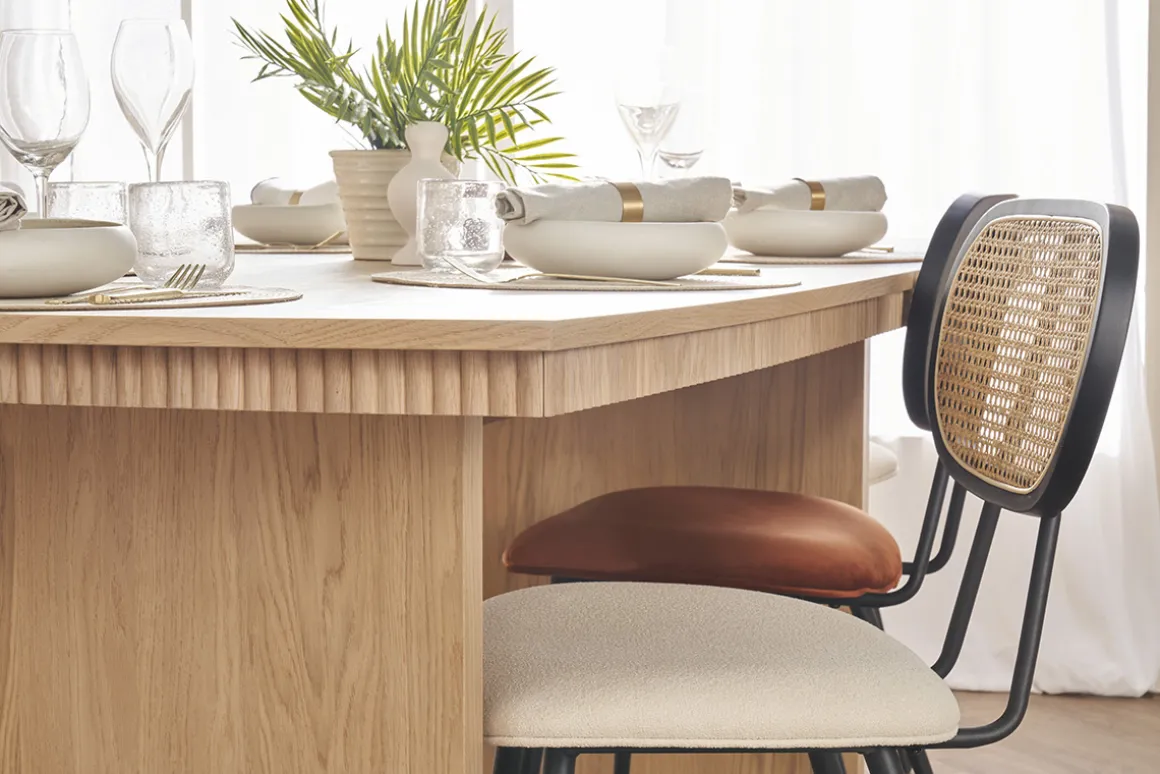 Miliboo Chaise Design-Chaises design en tissu effet laine bouclée blanc cassé, métal noir et cannage rotin naturel (lot de 2) TOLMA