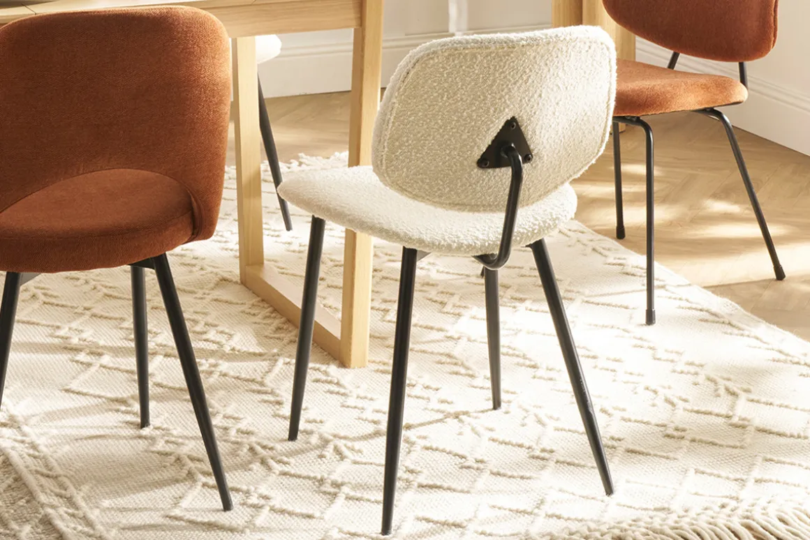 Miliboo Chaise Design-Chaises en tissu effet laine bouclée blanc et métal noir (lot de 2) TOBIAS