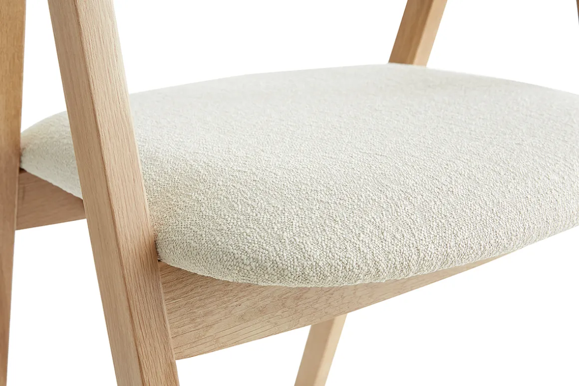 Miliboo Chaise Design|Chaise En Bois-Chaises scandinaves empilables en bois clair chêne et tissu effet laine bouclée blanc cassé (lot de 2) LOVA