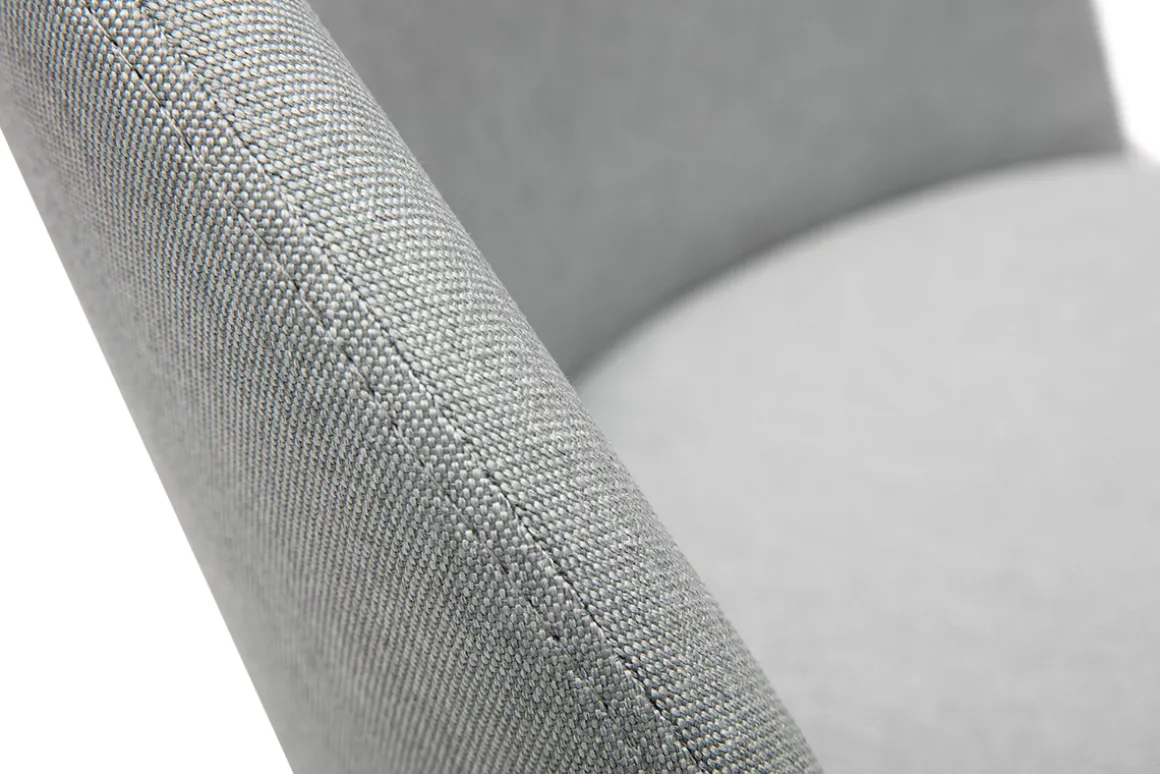 Miliboo Chaise Design-Chaises scandinaves en tissu gris clair et bois clair massif (lot de 2) CELESTE