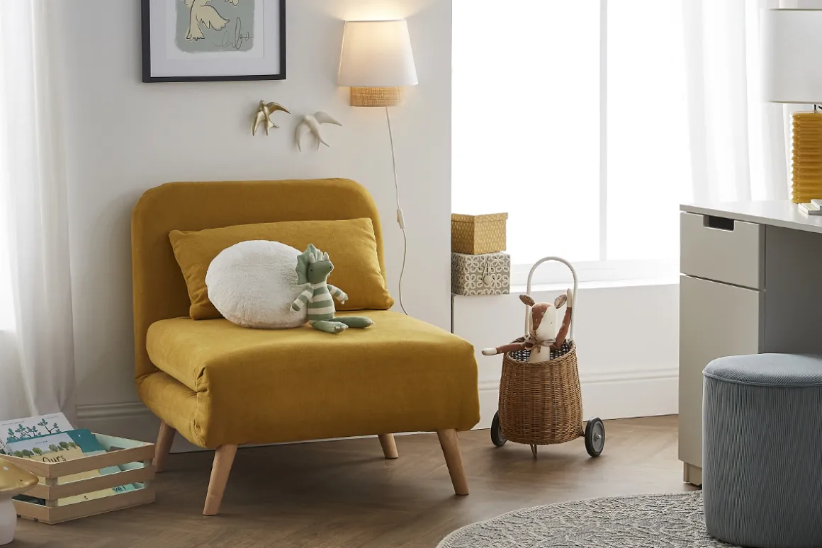 Miliboo Fauteuil Design|Voir Tous Les Fauteuils-Fauteuil convertible scandinave en tissu effet velours jaune moutarde et bois clair AMIKO
