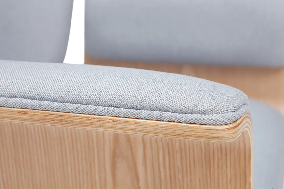 Miliboo Fauteuil De Bureau-Fauteuil de bureau à roulettes design en tissu gris clair, bois clair et achier chromé ELON