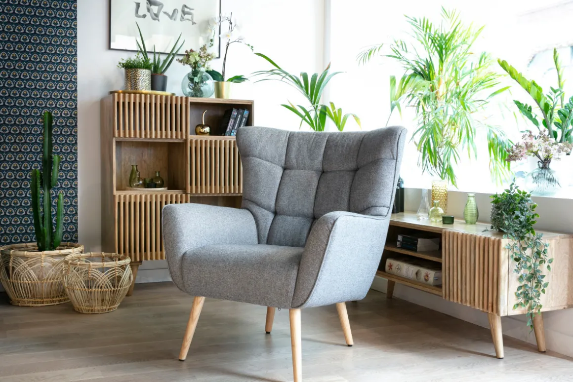 Miliboo Fauteuil Design|Voir Tous Les Fauteuils-Fauteuil scandinave en tissu effet velours texturé terre brûlée et bois clair AVERY