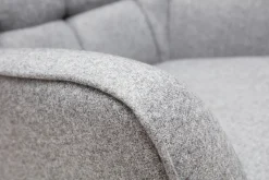 Miliboo Fauteuil Design|Voir Tous Les Fauteuils-Fauteuil scandinave en tissu gris clair et bois clair AVERY