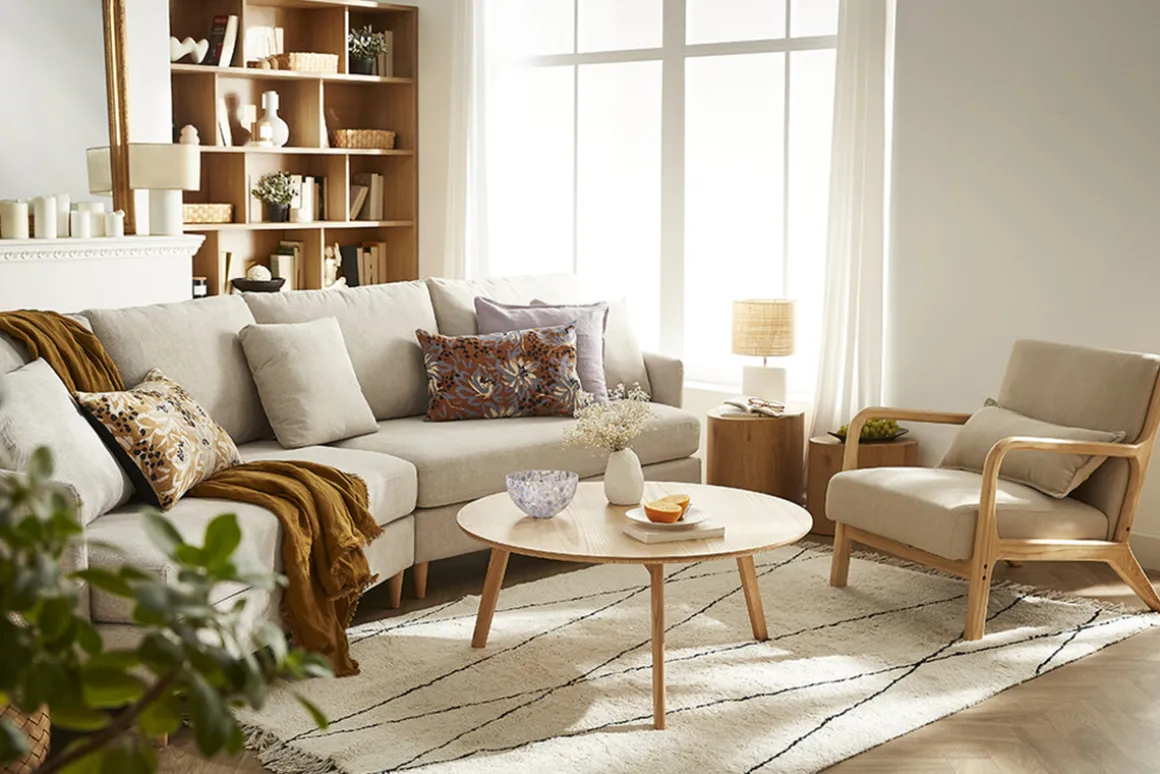 Miliboo Fauteuil Design|Voir Tous Les Fauteuils-Fauteuil scandinave en tissu vert de gris et bois clair massif DERRY