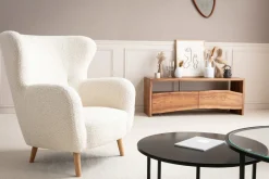 Miliboo Fauteuil Design|Voir Tous Les Fauteuils-Fauteuil scandinave en tissu effet peau de mouton blanc et bois clair KORO