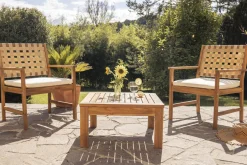 Miliboo Chaise De Jardin-Fauteuils de jardin en bois massif avec coussin blanc et sangles beiges (lot de 2) SANTANA