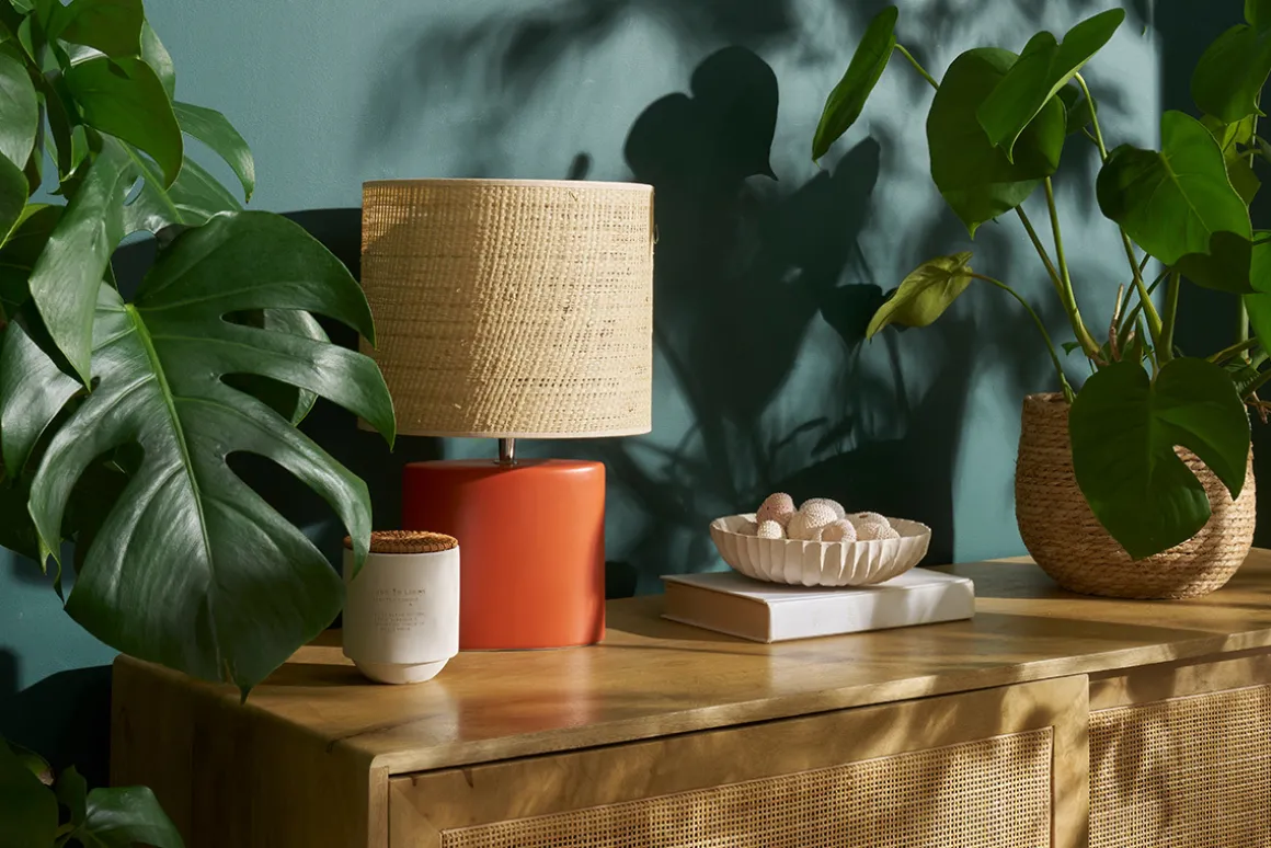 Miliboo Lampe À Poser|Lampe À Poser-Lampe à poser en céramique terracotta mat et abat-jour en raphia naturel H40 cm TIGA