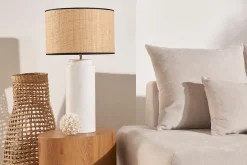 Miliboo Lampe À Poser|Lampe À Poser-Lampe à poser en céramique émaillée blanche et abat-jour en raphia naturel H64 cm MAJES
