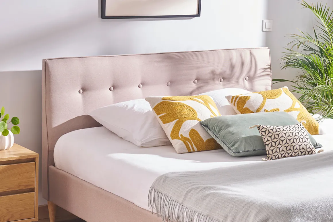 Miliboo Lit Adulte-Lit 2 places 160x200 cm avec tête de lit en tissu beige LEONCE