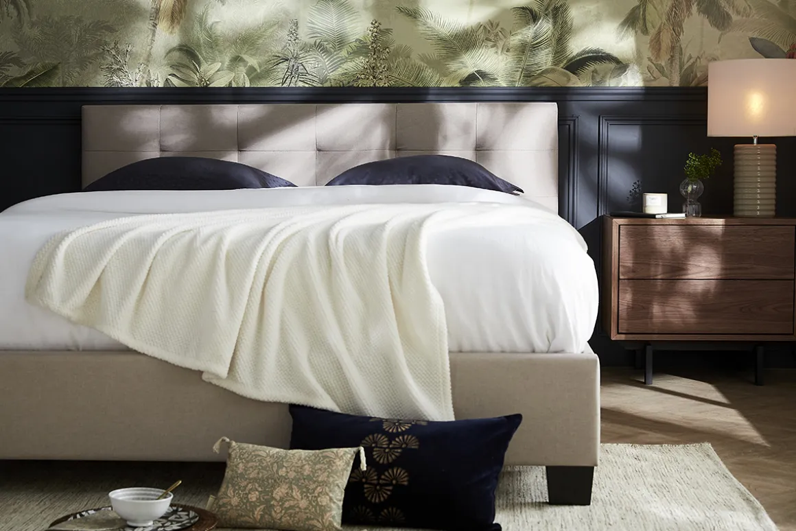 Miliboo Lit Adulte-Lit 2 places 160x200 cm en tissu lin beige capitonné MARQUISE