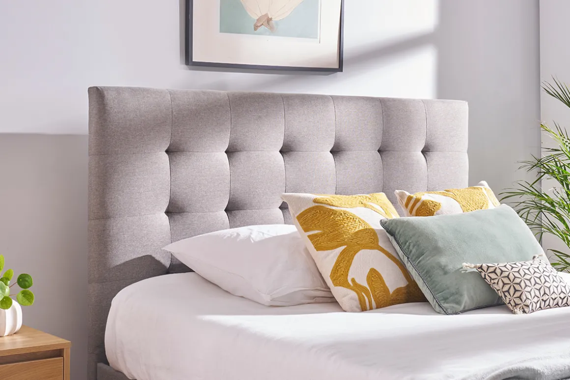 Miliboo Lit Adulte-Lit tiroir 2 places 160x200 cm en tissu gris clair RENO