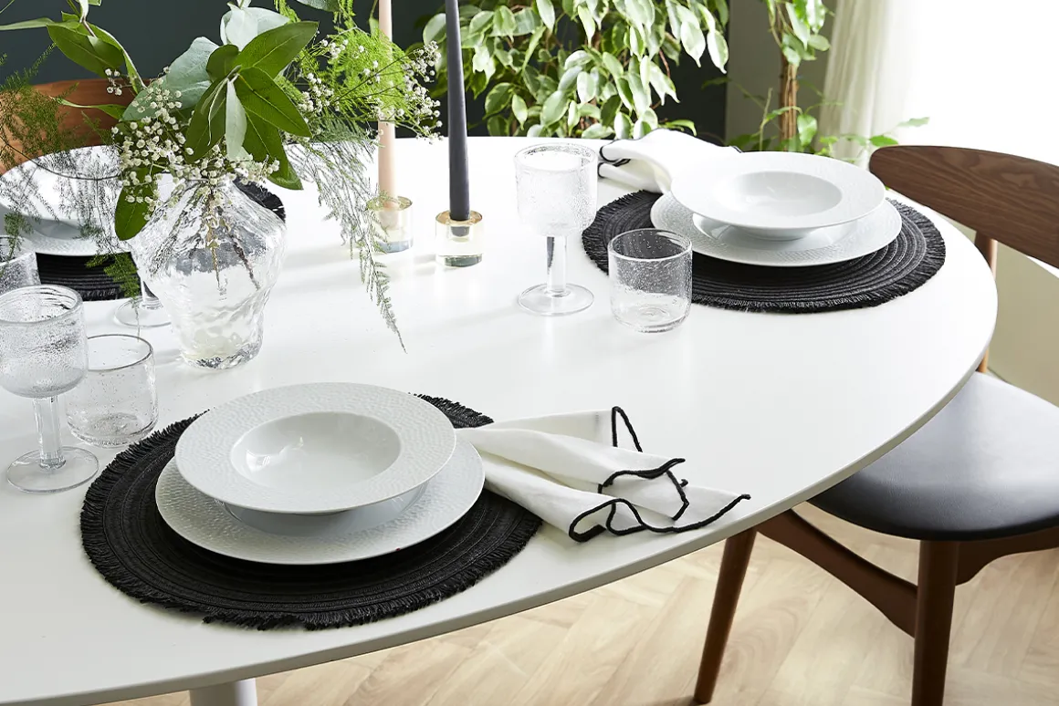 Miliboo Table À Manger Fixe-Table à manger design blanche ovale L170 cm HALIA