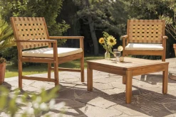 Miliboo Table De Jardin-Table basse de jardin carré en bois massif L60 cm SALVADOR