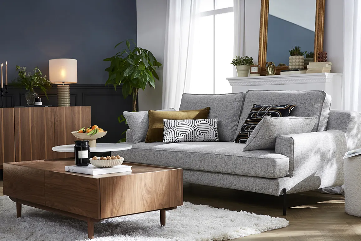 Miliboo Table Basse-Table basse rectangulaire avec rangements 2 tiroirs finition bois foncé noyer L120 cm SANAA