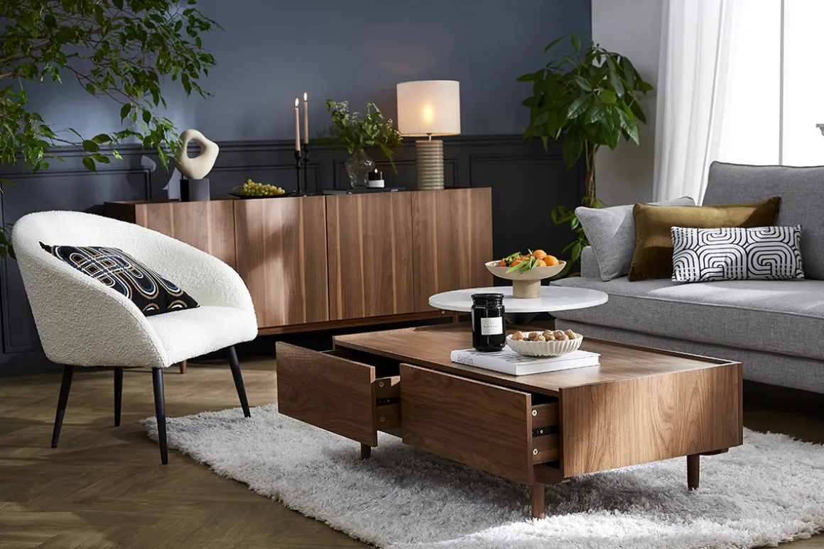 Miliboo Table Basse-Table basse rectangulaire avec rangements 2 tiroirs finition bois foncé noyer L120 cm SANAA