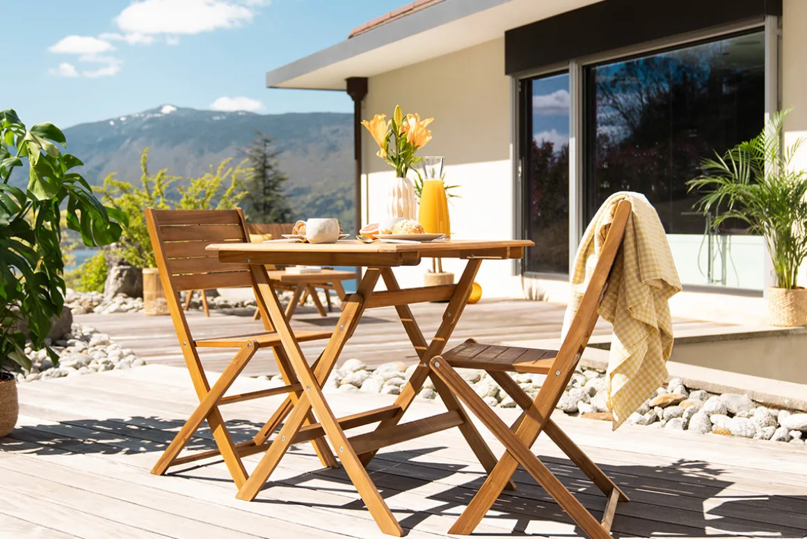 Miliboo Table De Jardin-Table de jardin carrée pliante en bois massif L70 cm FUEGO