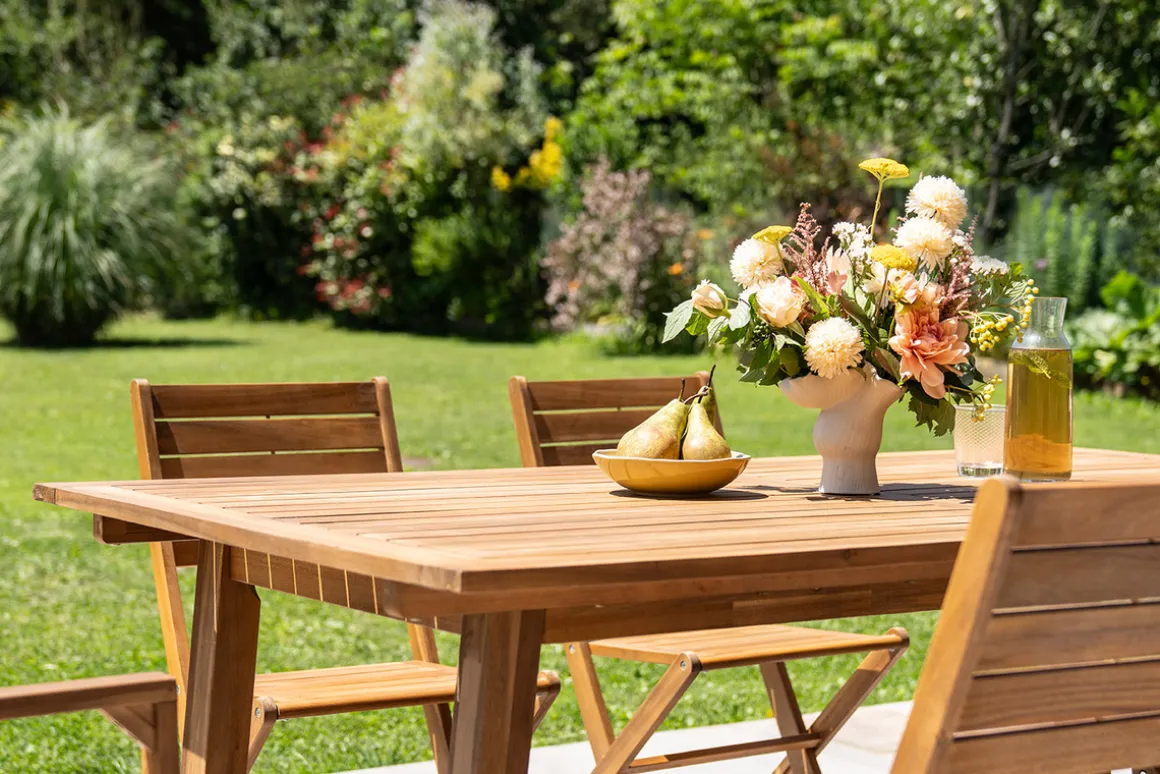 Miliboo Table De Jardin-Table de jardin extensible rallonges intégrées en bois massif L180-240 cm MAYEL