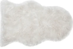 Miliboo Tapis-Tapis descente de lit imitation fourrure blanche 60 x 90 cm MEGEVE